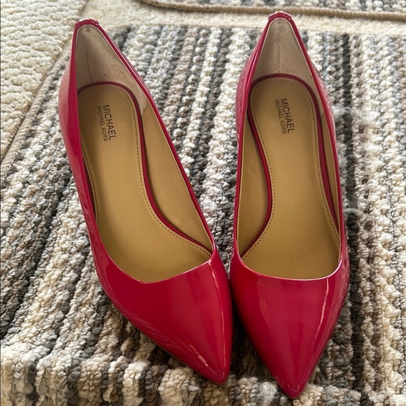 Michael Kors Shoes - Michael Kors mid Heels Elegant Design